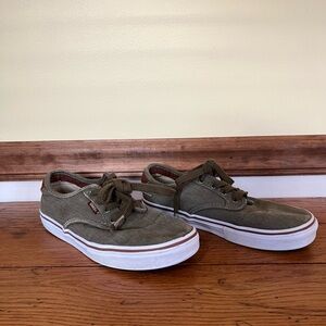 VANS Size 4.5 Youth EUC